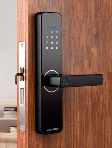 Instalação-Fechadura-Eletrônica---Chaveiro-em-Atibaia